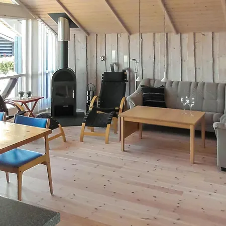 Front In With House Sea View *